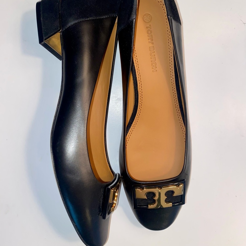 Tory Burch Black Gigi 20MM Round Toe Flat- Leather/Suede
